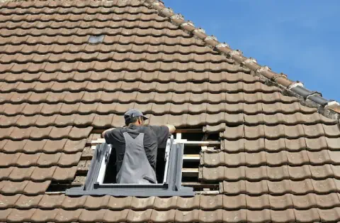 Pose de velux - Vievy-le-Rayé